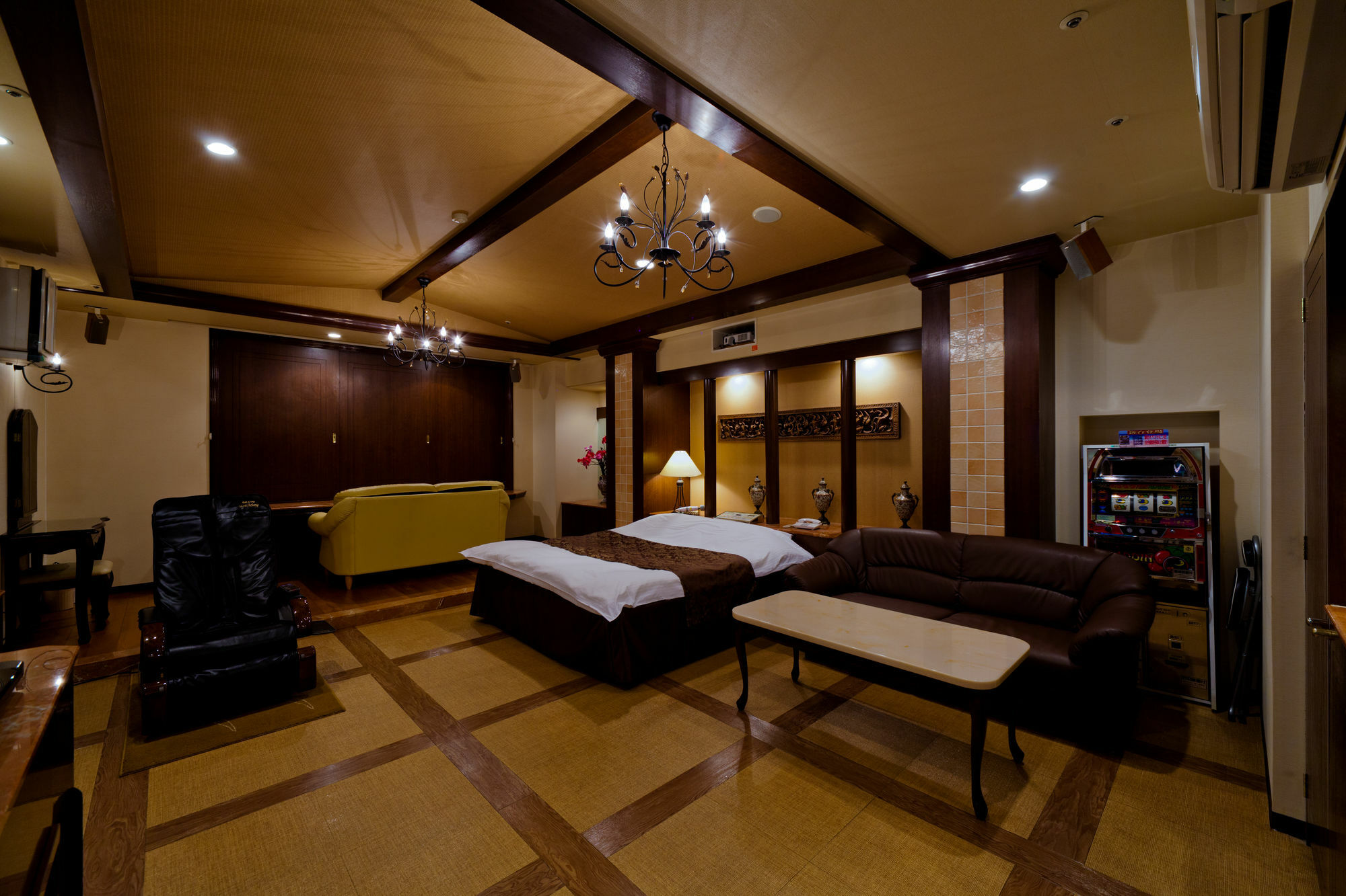 Fine Garden Osaka International Itami Airport (adults Only) Love hotel